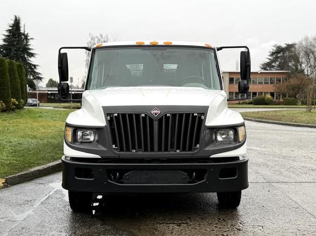 2012 International TerraStar 11-Foot Dump Truck Diesel image 3