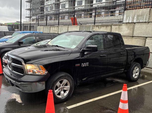 2014 RAM 1500 4WD Crew Cab 140.5 ST | Cruise Control! image 4