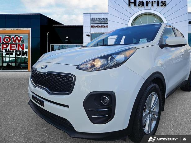 2017 Kia Sportage LX FWD | Heated Seats | Bluetooth! image 8