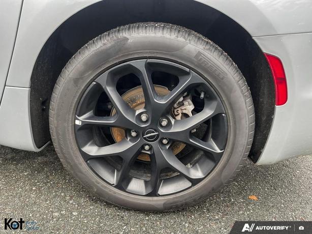 2024 Chrysler Pacifica Touring-L image 6