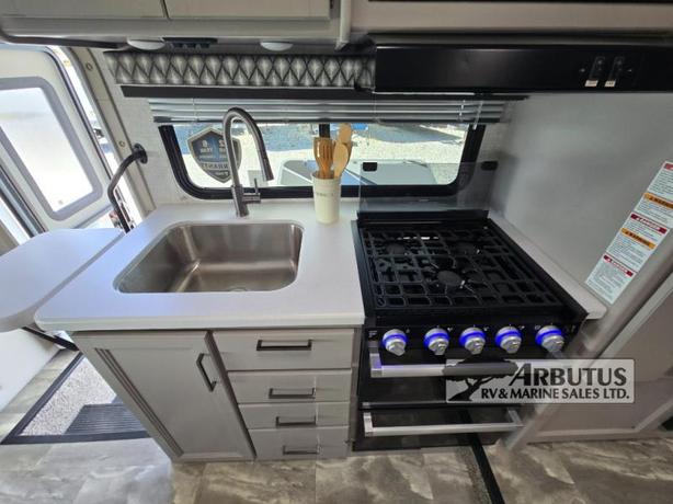 Used 2023 Thor Motor Coach Echelon LC25 image 5