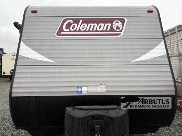 Used 2018 Dutchmen RV Coleman Lantern Series 215BHWE image 2