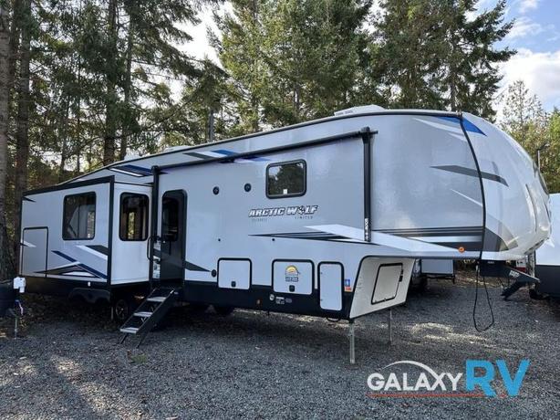 Used 2022 Forest River RV Cherokee Arctic Wolf Suite 3550 image 3