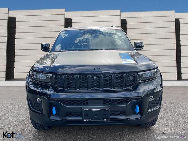2023 Jeep Grand Cherokee 4xe Trailhawk demo image 2
