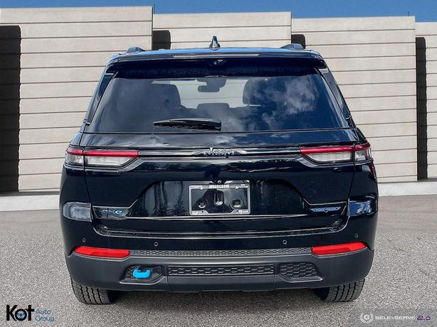 2023 Jeep Grand Cherokee 4xe Trailhawk demo image 5
