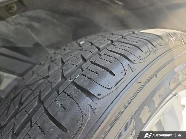 2024 Jeep Compass Sport 4x4 | Low Km's | One Owner | No Reported Accidents! image 7