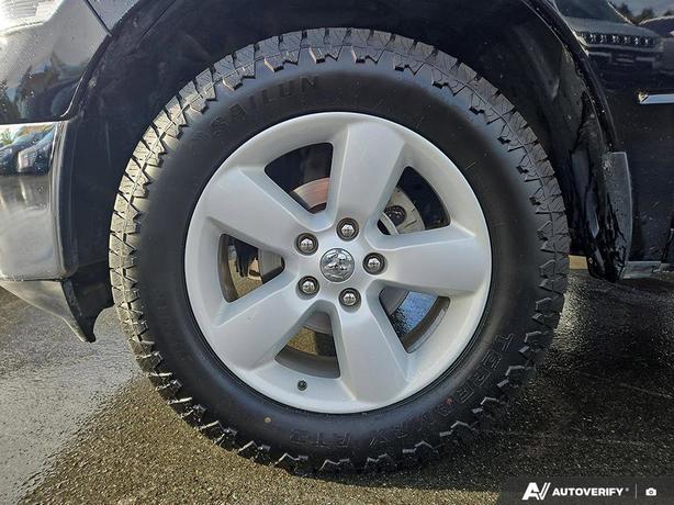 2023 RAM 1500 Classic SLT 4x4 Crew Cab 5'7 Box | No Reported Accidents! image 6