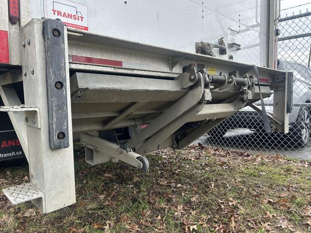 2023 Isuzu NRR image 6