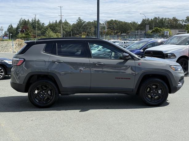 2024 Jeep Compass Trailhawk 4WD - Front Dual Zone A/C & ABS Brakes image 5