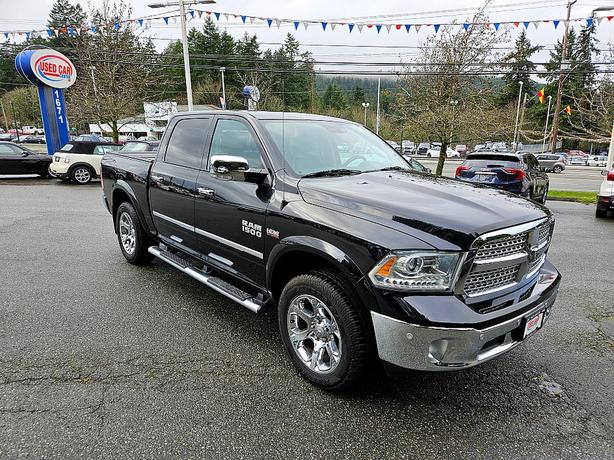 2016 Ram  1500 Laramie image 3