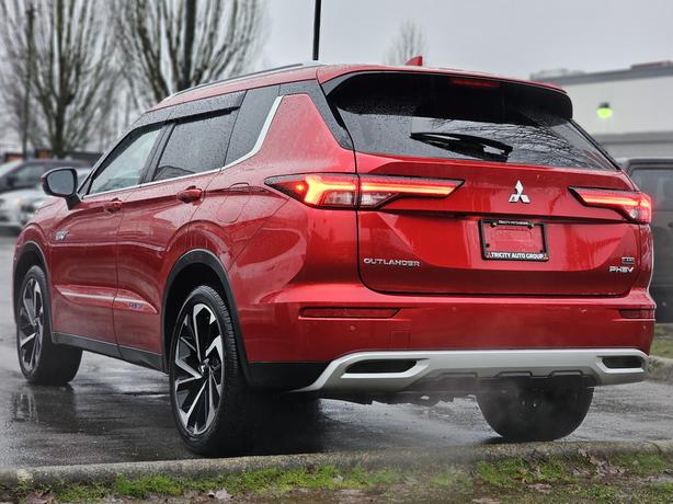 2025 Mitsubishi Outlander PHEV SEL - No Accidents, 360 Cameras, Heated Steering image 7