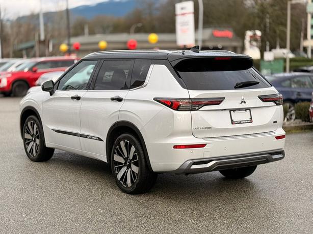 2025 Mitsubishi Outlander GT Premium - No Accidents, One Owner, Navigation image 8