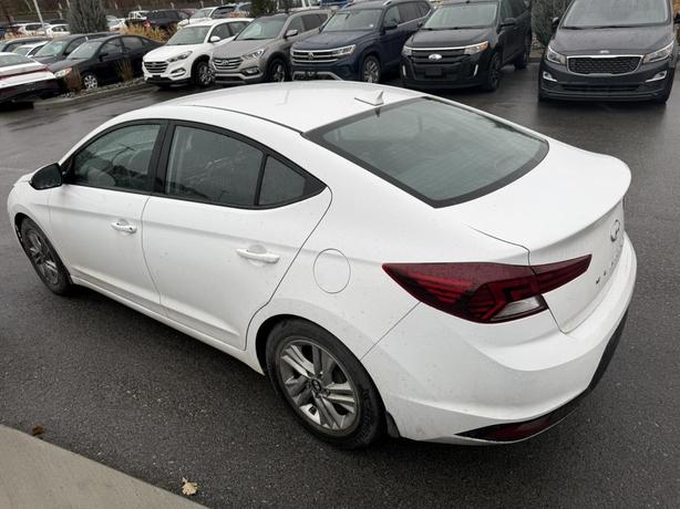 2020 Hyundai Elantra Preferred ! ONE OWNER! HEATED SEATS! APPLE CARPLAY! ANDROID image 3
