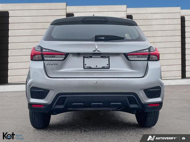 2024 Mitsubishi RVR ES image 5