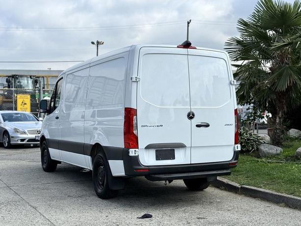 2021 Mercedes-Benz Sprinter 2500 Low Roof Diesel Cargo Van image 8