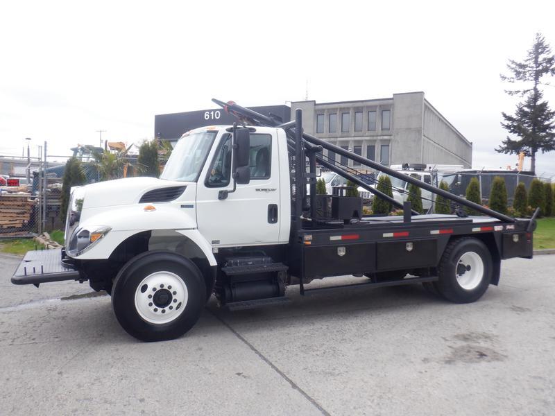 2013 International 7300 Flat Deck 3 Seater Air Brakes Diesel display photo