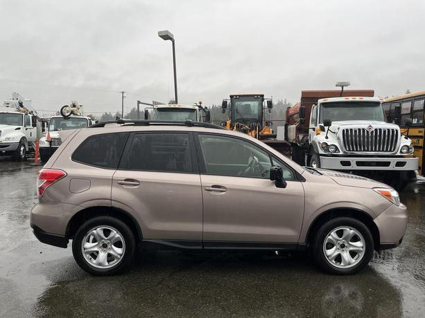 2016 Subaru Forester 2.5i Limited image 6