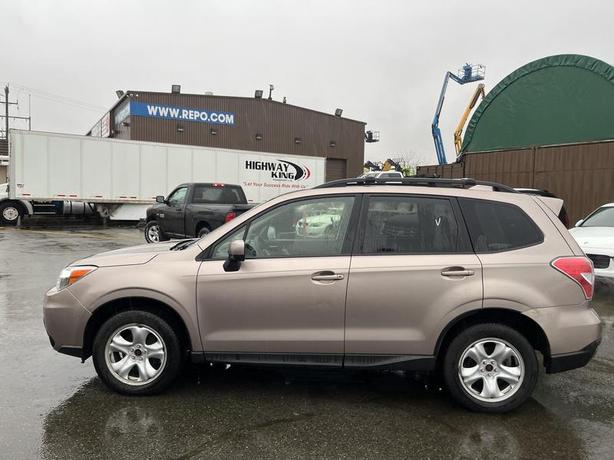 2016 Subaru Forester 2.5i Limited image 2