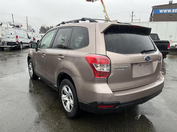 2016 Subaru Forester 2.5i Limited image 3