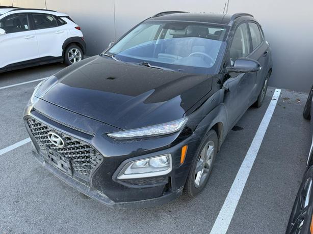 2021 Hyundai Kona Essential BLUETOOTH! BACKUP CAMERA! HEATED SEATS! NO ACCIDENT! image 2