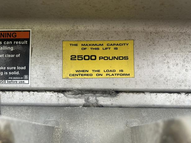 2023 Isuzu NRR image 7