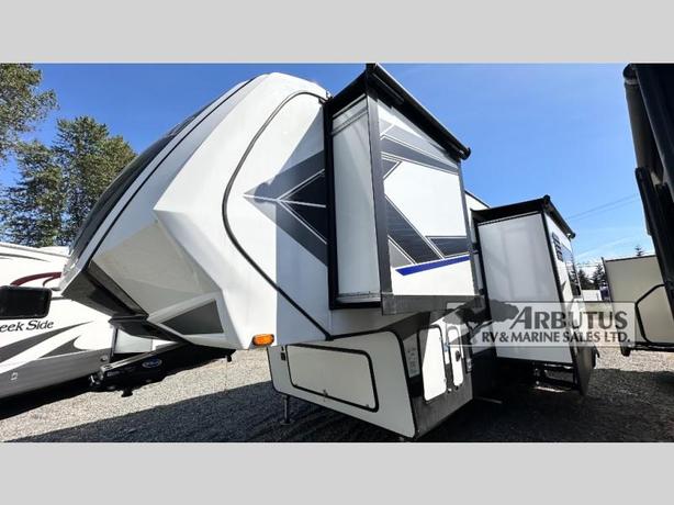 Used 2021 Grand Design Momentum G-Class 353G image 6