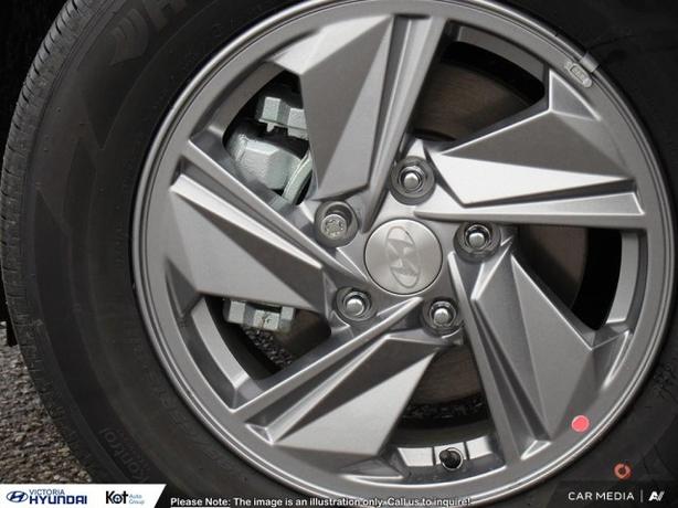 2025 Hyundai Elantra Preferred | DEMO SAVINGS $1279 OFF demo image 6