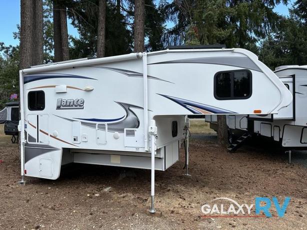 Used 2012 Lance 1181 image 3