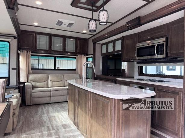 Used 2020 Grand Design Solitude 310GK image 8