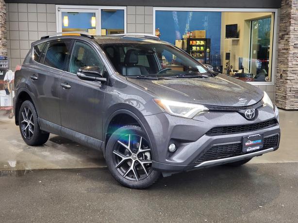 2018 Toyota RAV4 SE AWD - Heated Seats, Heated Wheel image 4