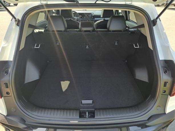 2025 Kia Seltos AWD - Heated Seats, Heated Wheel, Back-Up Camera image 8