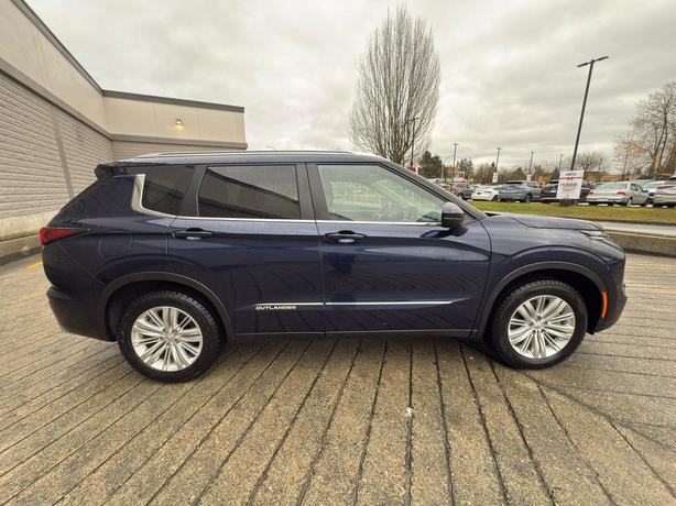 2024 Mitsubishi Outlander LE - Navigation, MultiView Cameras, Power Liftgate image 5