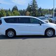 2024 Chrysler Pacifica Touring - No Accidents, Power Doors, Rear A/C thumbnail image 5