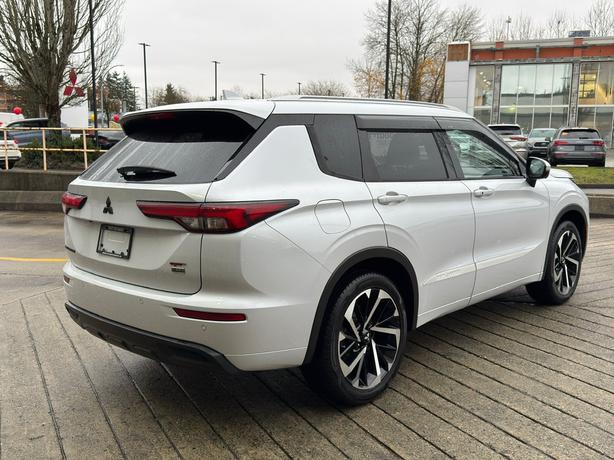 2024 Mitsubishi Outlander GT - No Accidents, Sunroof, Power Liftgate image 6