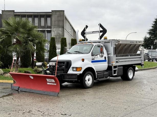2013 Ford F-650 2013 Ford F-650 Cummins Plow Truck with 12-Foot Dump and Sander image 4