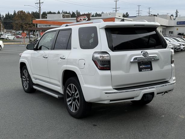 2018 Toyota 4Runner SR5 4WD- One Owner, Bc Local & Low Kilometers image 8