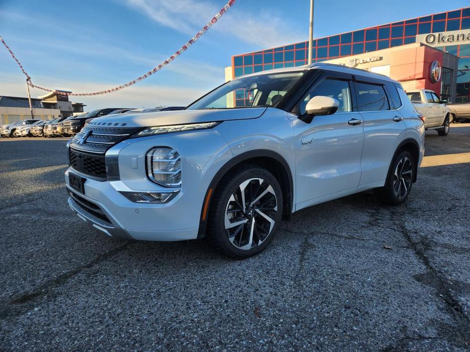 2024 Mitsubishi Outlander GT | Bose Premium Sound System | Heated Seats | Power  display photo