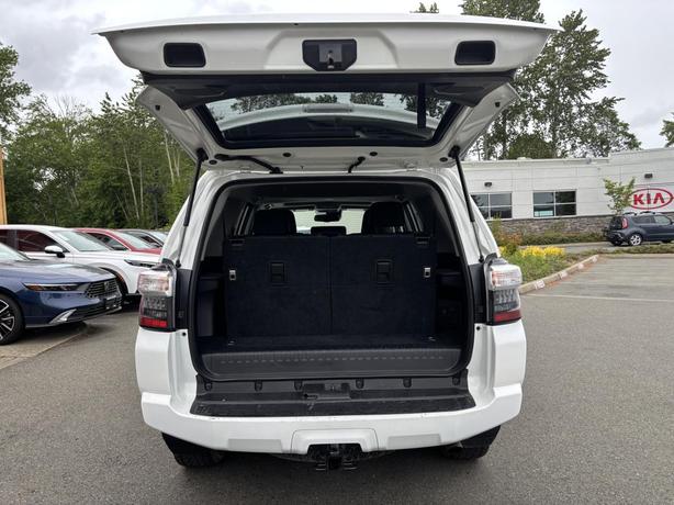 2023 Toyota 4Runner Base image 7