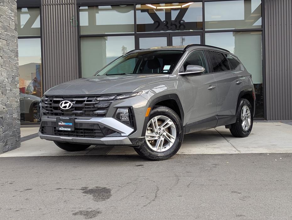 2025 Hyundai Tucson Preferred - No Accidents, AWD, Heated Seats display photo