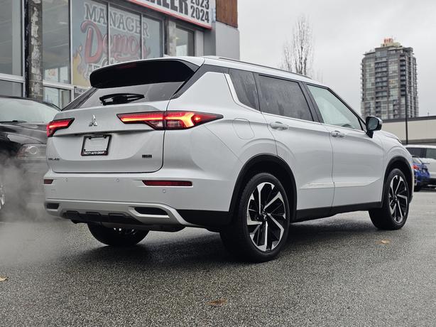 2024 Mitsubishi Outlander SEL - One Owner, Navigation, 360 Cameras, Sunroof image 5