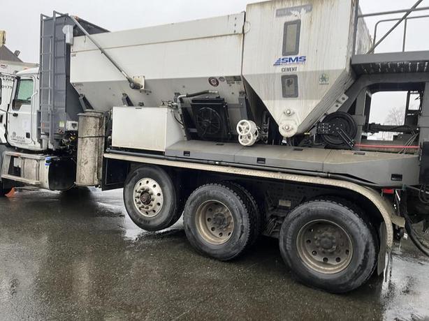 2023 Mack Granite C60 Cement Tech Cement Mixture Truck Diesel Air Brakes image 3