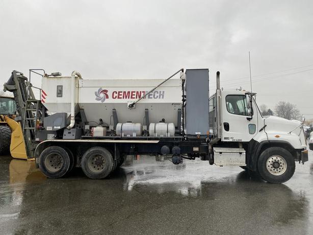 2020 Freightliner 114SD C60 Cement Tech Cement Mixture Air Brakes Cummins Engine image 5