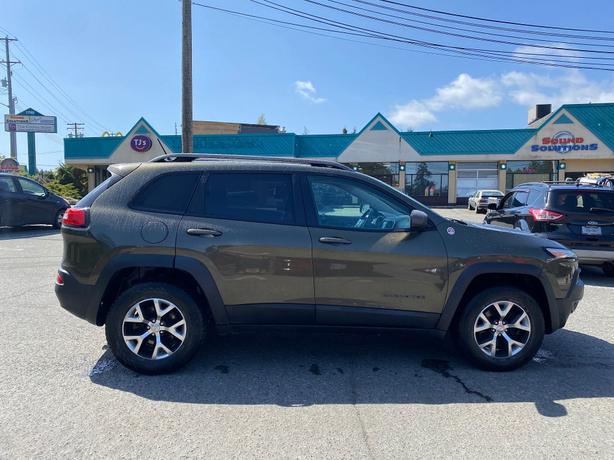 2014 Jeep  Cherokee Trailhawk image 4