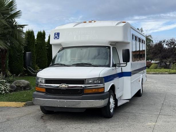 2015 Chevrolet Express G4500 11 Passenger Wheelchair Accessible Shuttle Bus image 4