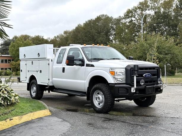 2015 Ford F-350 SD 4X4 Service Truck with Storage Compartments image 1