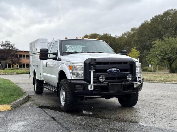2015 Ford F-350 SD 4X4 Service Truck with Storage Compartments image 2
