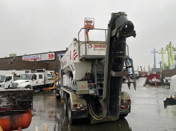 2020 Freightliner 114SD C60 Cement Tech Cement Mixture Air Brakes Cummins Engine image 3