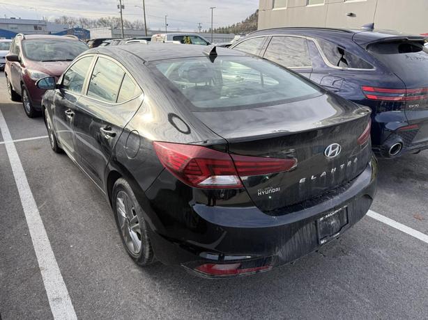 2019 Hyundai Elantra Preferred ! BACKUP CAMERA! HEATED SEATS! APPLE CARPLAY! AND image 3