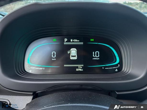 2025 Hyundai Venue Preferred ! LIKE NEW! LOTS OF SAFETY! VERY LOW KMS! NO ACCIDE image 8