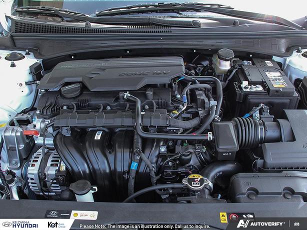 2025 Hyundai Elantra Preferred Tech demo image 6